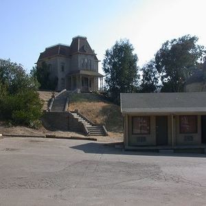 Meet your Posher, Edward